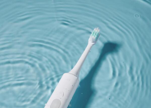 一篇告訴你：超聲波牙刷、聲波牙刷與電動牙刷的區(qū)別