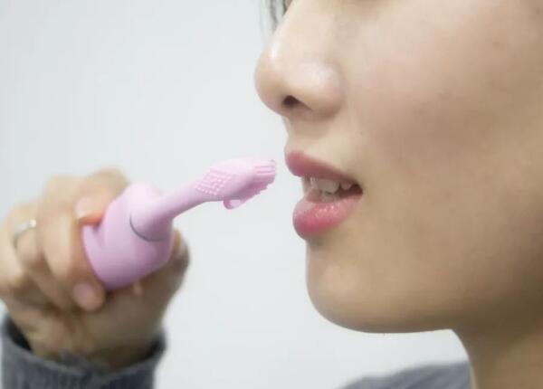 電動牙刷使用 電動牙刷發(fā)霉