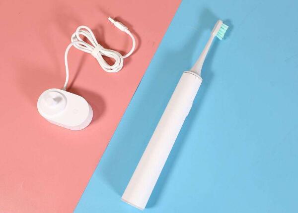 電動牙刷沒充電當(dāng)手動刷可以嗎？一個詳盡的解析指南