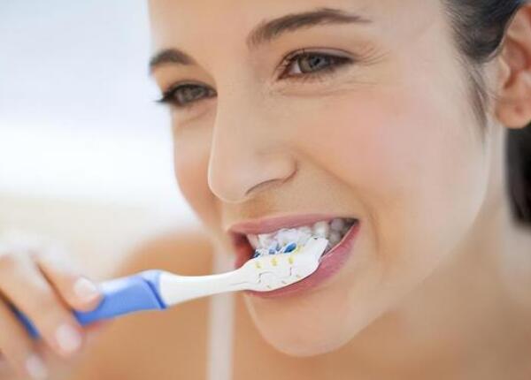 牙敏感用電動還是手動牙刷 牙敏感用電動還是手動牙刷