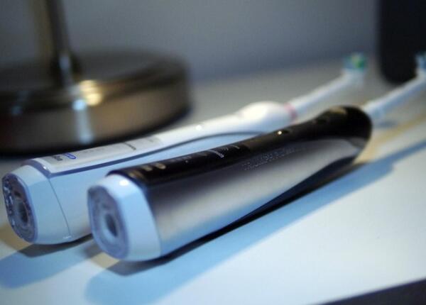 歐樂b電動牙刷充電器如何使用？從入門到精通，一篇就懂