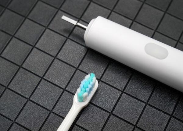 電動牙刷換頭卡住怎么辦 電動牙刷換頭卡住怎么辦