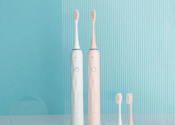 新入手電動牙刷怎么使用？牙刷正確使用指南大揭秘，新手必看