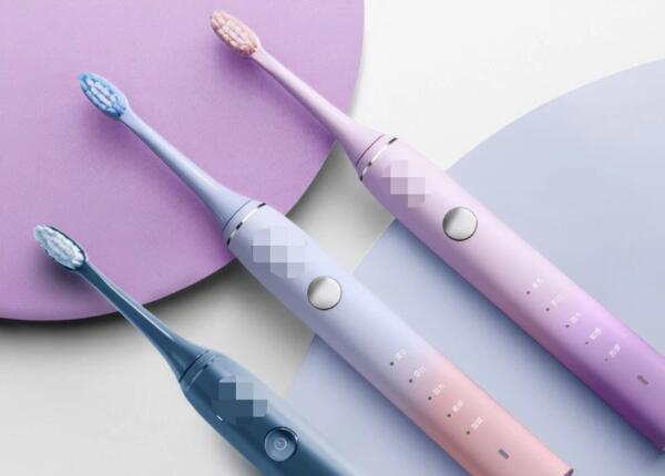 電動牙刷充電口處 電動牙刷充電口處