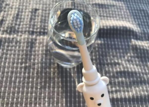 兒童如何正確用電動牙刷刷牙？牙刷刷牙指南分享